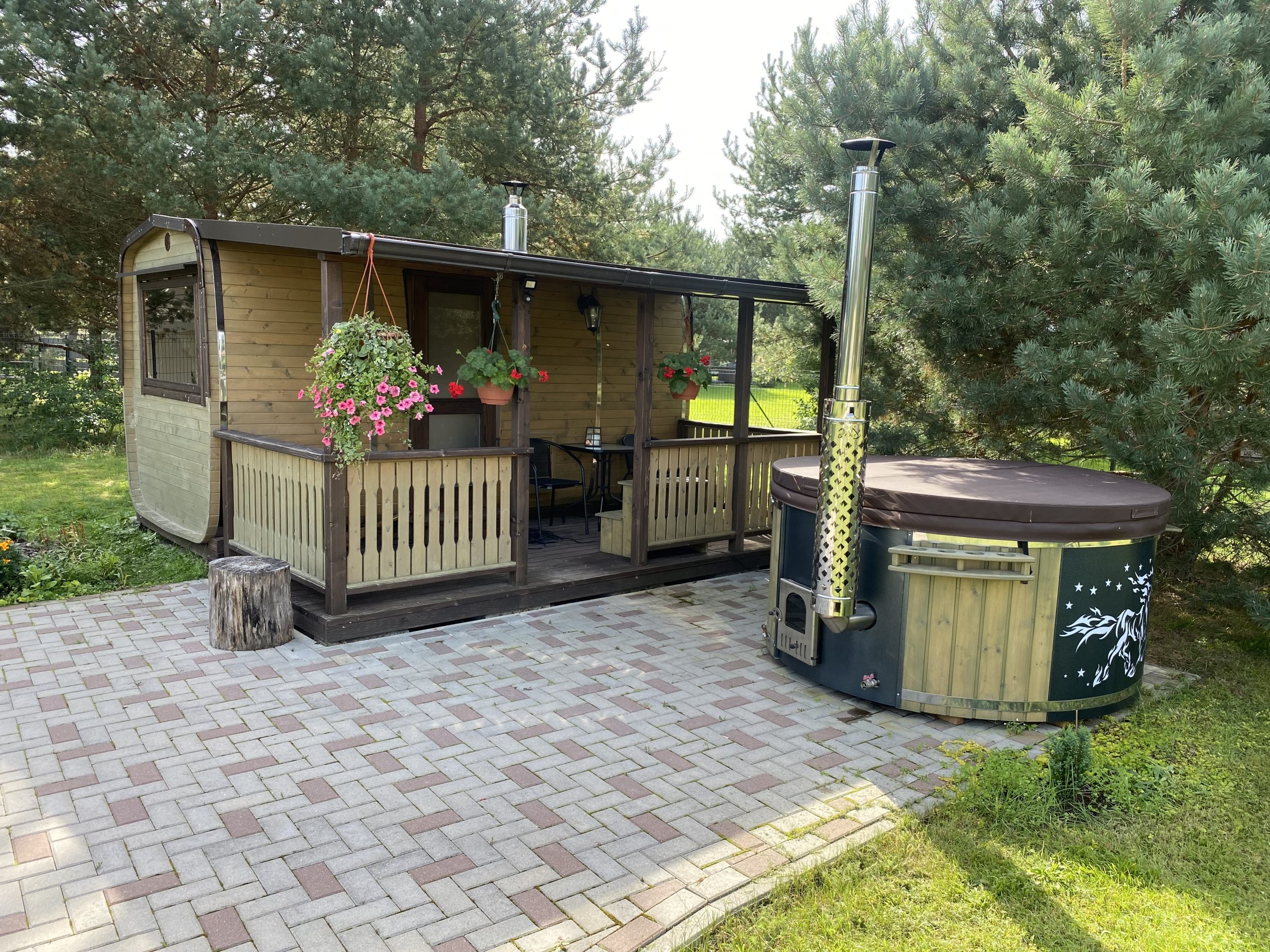 Ovālās mucveida pirtis