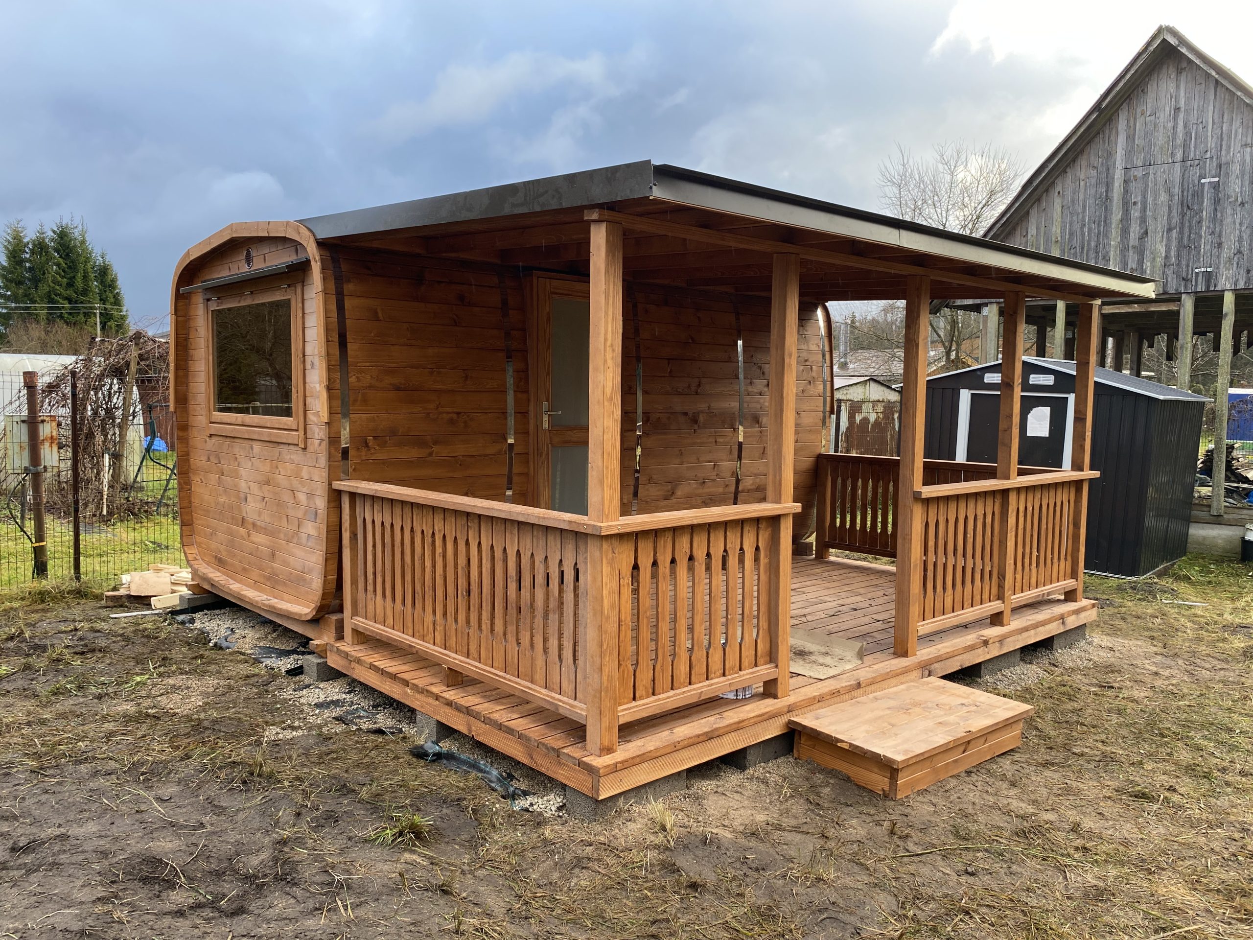 Ovālā mucveida pirts 4,5m ar terasi